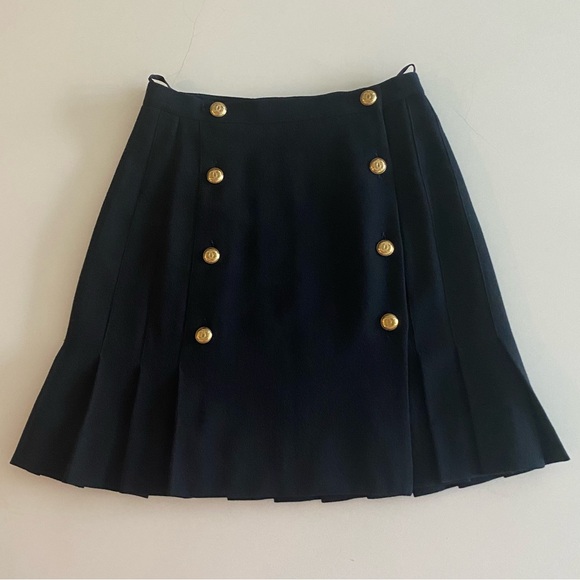 CHANEL Vintage Pleated 14k Gold Logo Buttons Mini Skirt - Picture 3 of 10